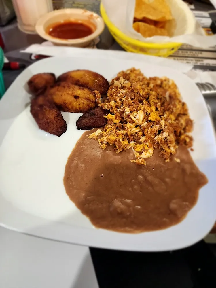 Huevos Con Chorizo Y Platano Breakfast