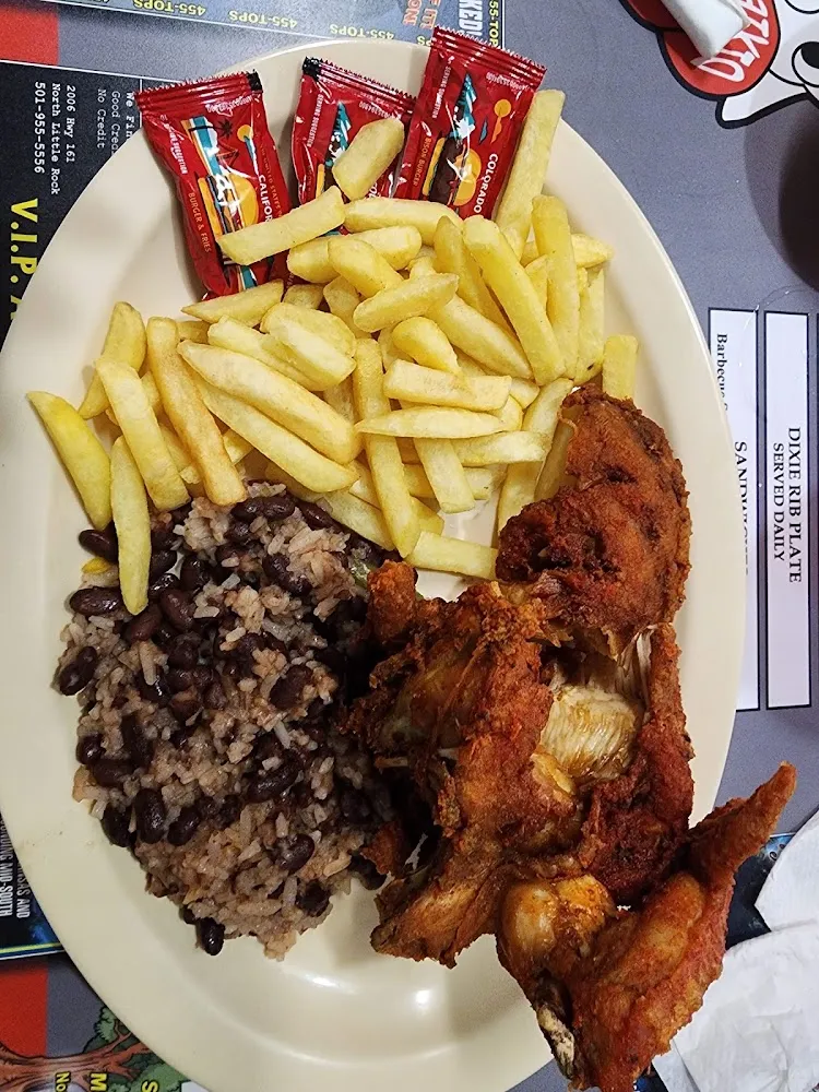 Pollo Frito Con Papas Arroz Y Frijoles